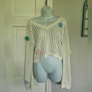 Wild Fable White and Green V-Neck Sweater